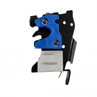 Trava grade frontal lado direito da cabine. - Código 5590-1-1