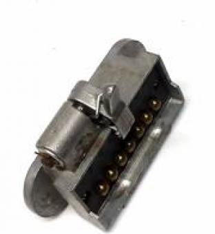 Tomada carreta 7 polos -femea /quadrado -antigo - Código 9441-1-1